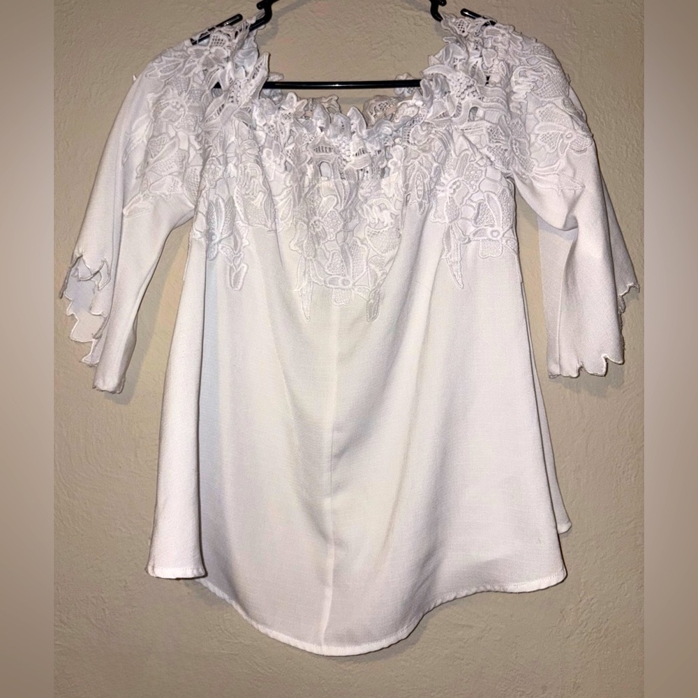 Umgee White Lace Wide Neck Spring Top - Medium - Picture 1 of 3
